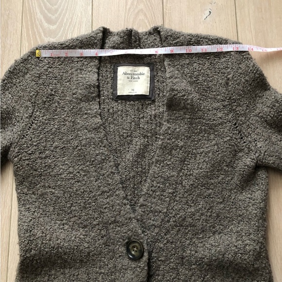 Abercrombie & Fitch Boucle Yarn Pocket Cardigan in Light Brown Size XS - Picture 2 of 13